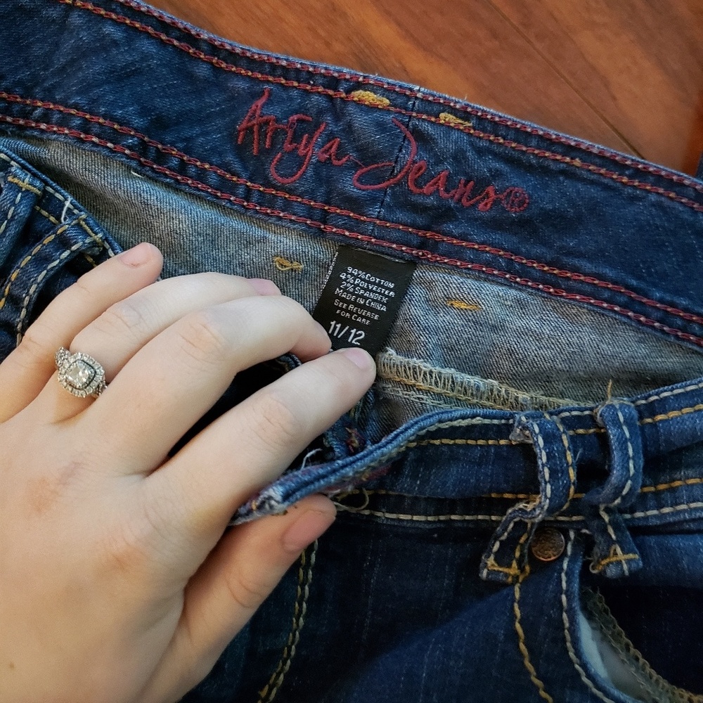 Ariya Jean's